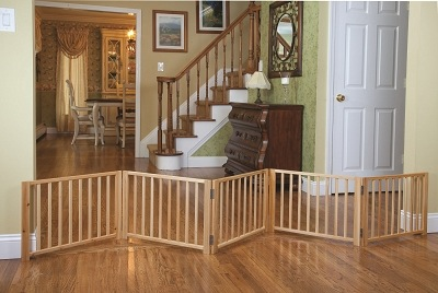 Four paws top folding panel gate